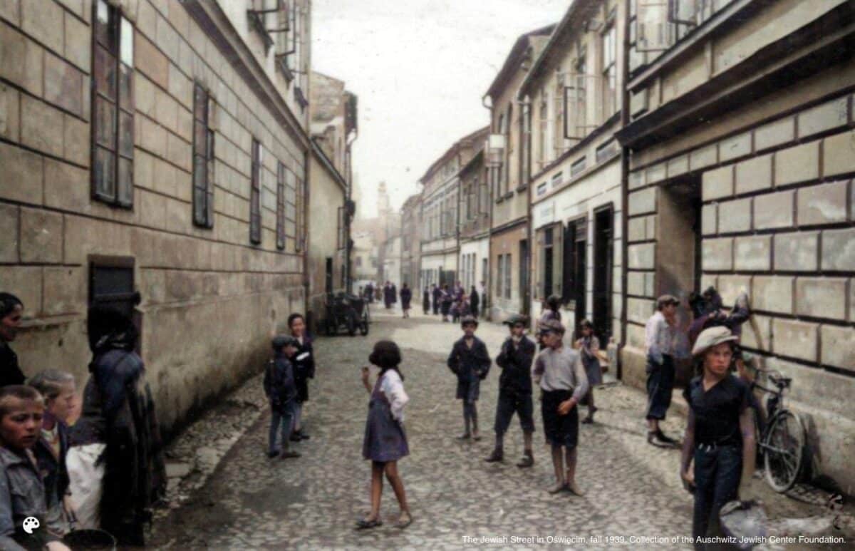 The Jewish Street in Oświęcim, fall 1939. Collection of the Auschwitz Jewish Center Foundation.